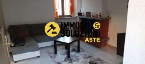 2 rooms Apartment in Cuveglio, Italy No. 3143 2