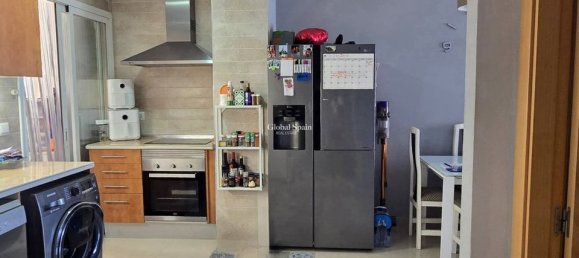 3 bedrooms Apartment in Valencia, Spain No. 184687 4