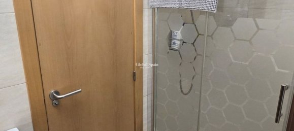 3 bedrooms Apartment in Valencia, Spain No. 184687 9