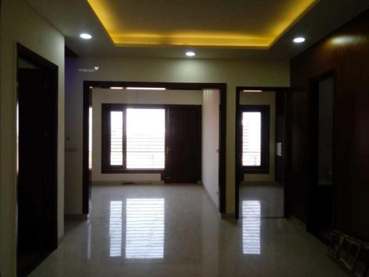3 bedrooms House in Faridabad, India No. 9889