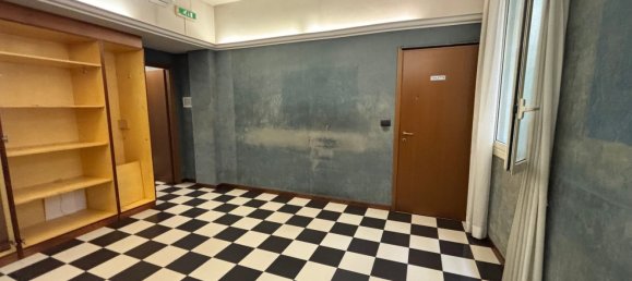 155m² Office in Bologna, Italy No. 303780 8