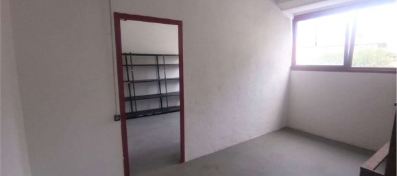 Склад 1000м² в Иссонь, Италия № 41874 19