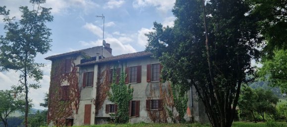 7 bedrooms House in Casteggio, Italy No. 359510 2