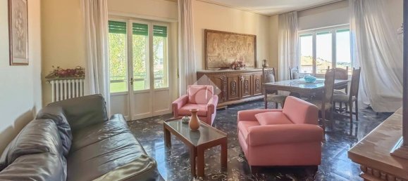 2 bedrooms Apartment in Chieti, Italy No. 355565 4