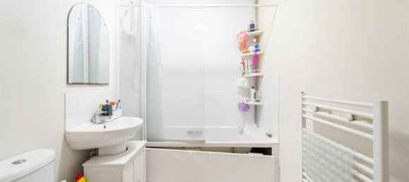 2 bedrooms Apartment in Feltham, United Kingdom No. 9835 11