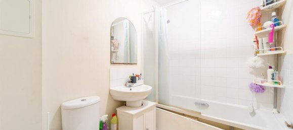 2 bedrooms Apartment in Feltham, United Kingdom No. 9835 12