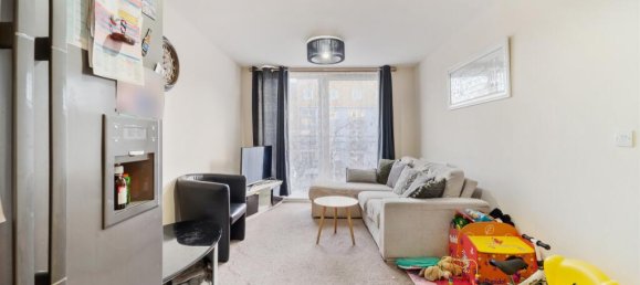 2 bedrooms Apartment in Feltham, United Kingdom No. 9835 3