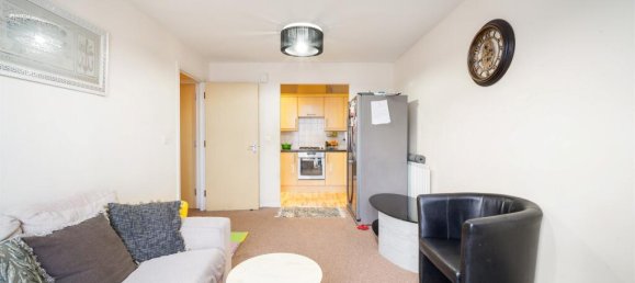 2 bedrooms Apartment in Feltham, United Kingdom No. 9835 4