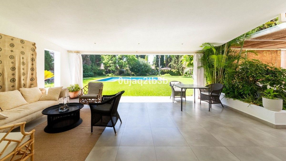 4 bedrooms Villa in Marbella, Spain No. 171994