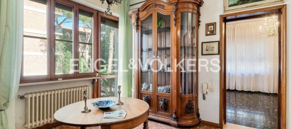 4 bedrooms Villa in Pisa, Italy No. 51066 11