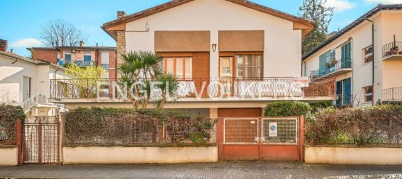 4 bedrooms Villa in Pisa, Italy No. 51066 2