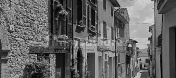 5 bedrooms Apartment in Sigillo, Italy No. 44065 20