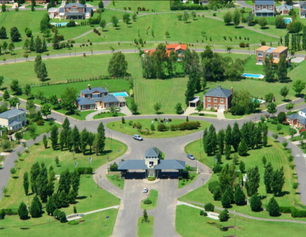  Land in Pilar, Argentina No. 32635