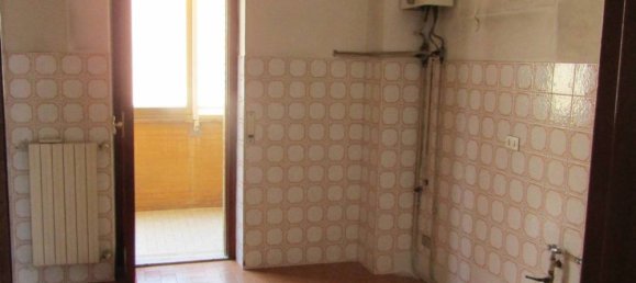 2 bedrooms Apartment in Taranto, Italy No. 261904 3