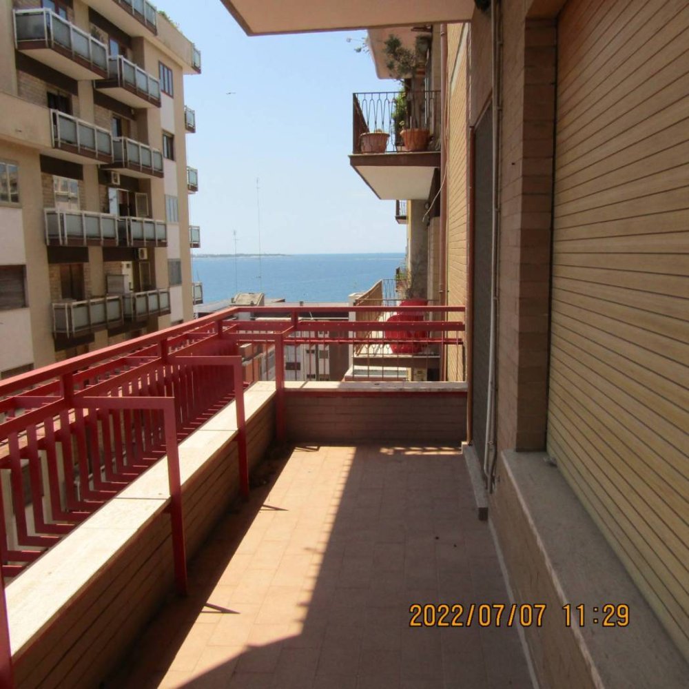 2 bedrooms Apartment in Taranto, Italy No. 261904