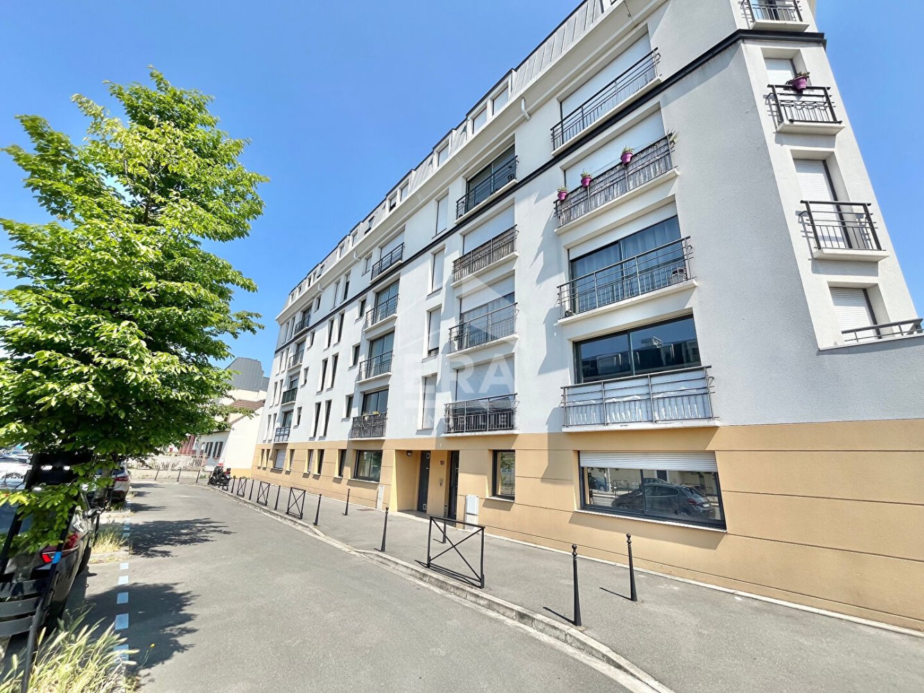 3 rooms Apartment in Sartrouville, France No. 364061