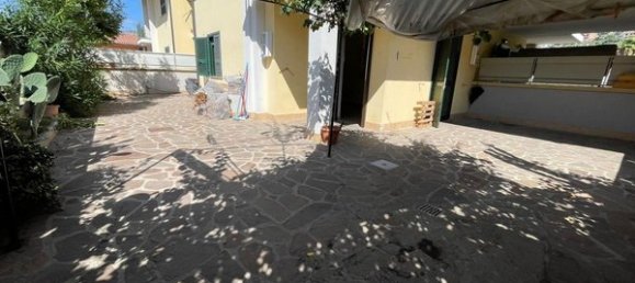 6 rooms Villa in Terracina, Italy No. 89183 2