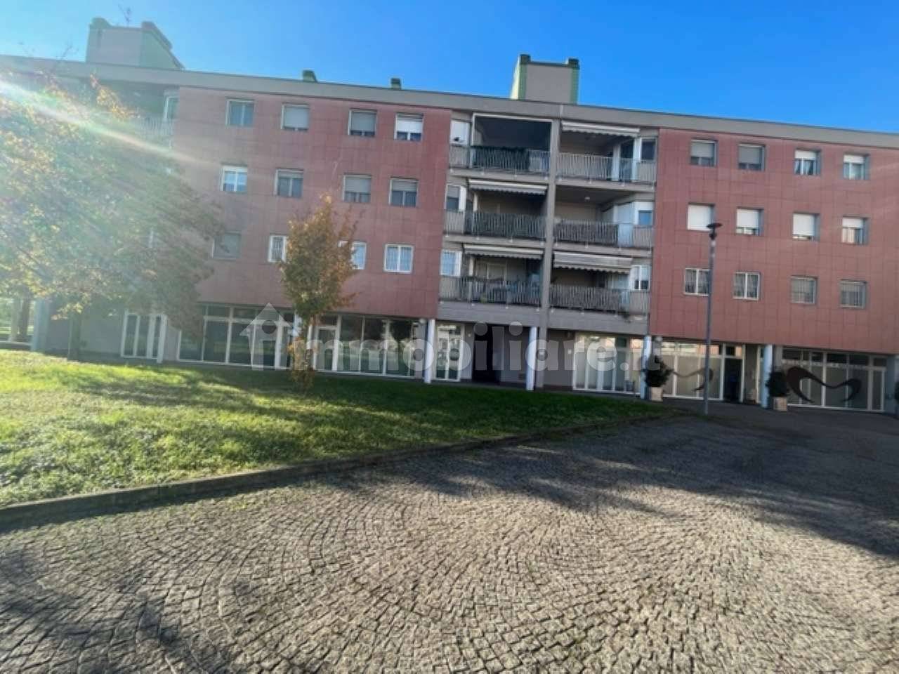 Propiedad comercial de 2 habitaciónes en Pioltello, Italy No. 188069