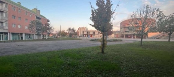 Propiedad comercial de 2 habitaciónes en Pioltello, Italy No. 188069 11