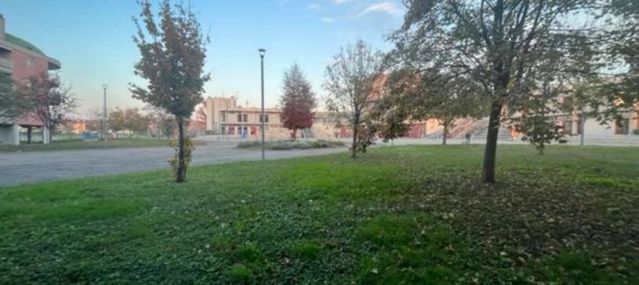 Propiedad comercial de 2 habitaciónes en Pioltello, Italy No. 188069 40