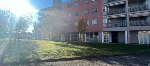 Propiedad comercial de 2 habitaciónes en Pioltello, Italy No. 188069 48