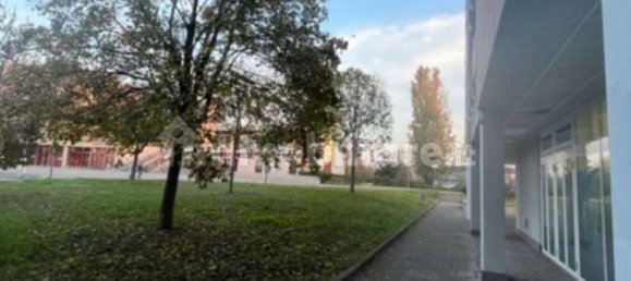 Propiedad comercial de 2 habitaciónes en Pioltello, Italy No. 188069 30