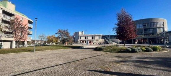 Propiedad comercial de 2 habitaciónes en Pioltello, Italy No. 188069 52