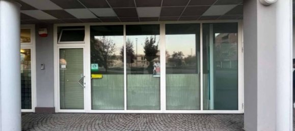 Propiedad comercial de 2 habitaciónes en Pioltello, Italy No. 188069 6