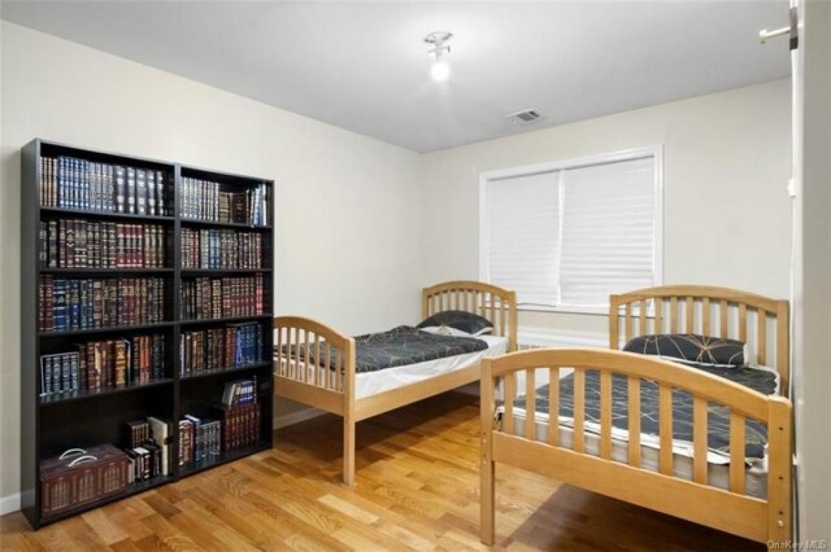 Дом с 5 спальнями в Спринг-Вэлли, США № 403124