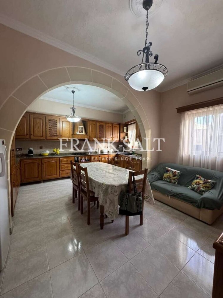 Maisonette de 4 dormitorios en Zejtun, Malta No. 2081