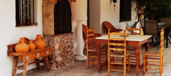 5 bedrooms Villa in Benidoleig, Spain No. 2492 4