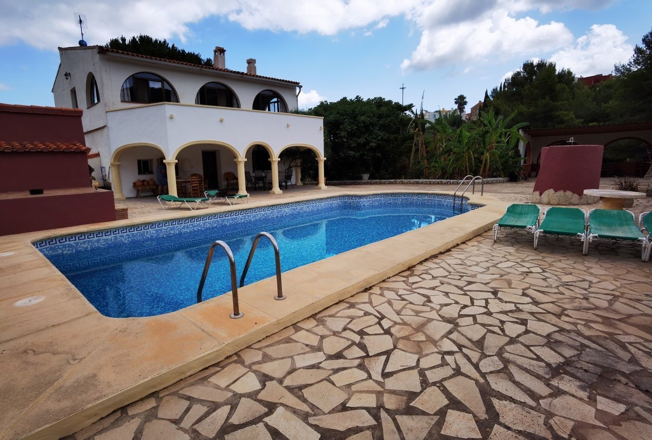 5 bedrooms Villa in Benidoleig, Spain No. 2492