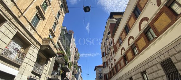 2 rooms Commercial property in Milan, Italy No. 324967 2