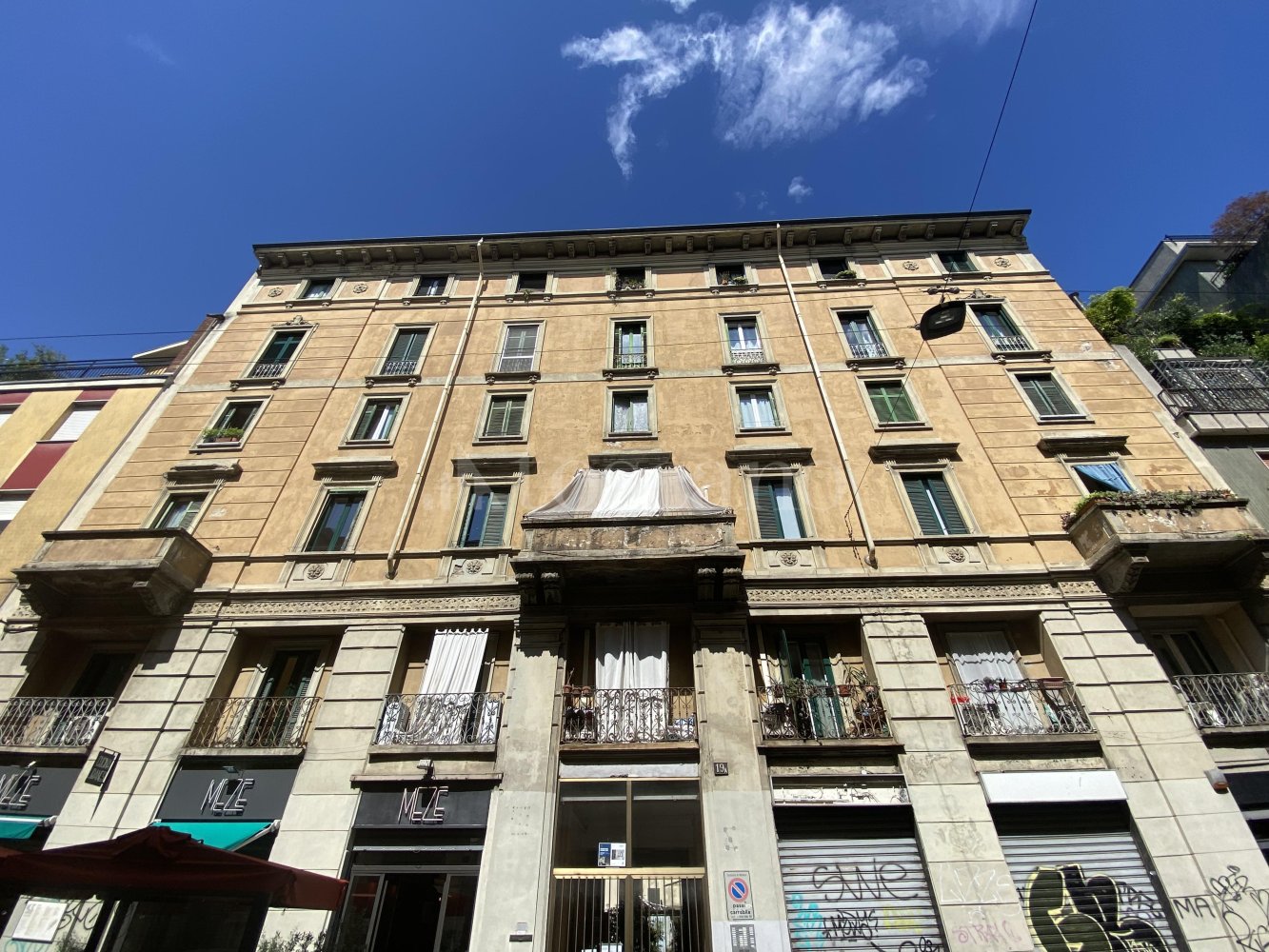 2 rooms Commercial property in Milan, Italy No. 324967