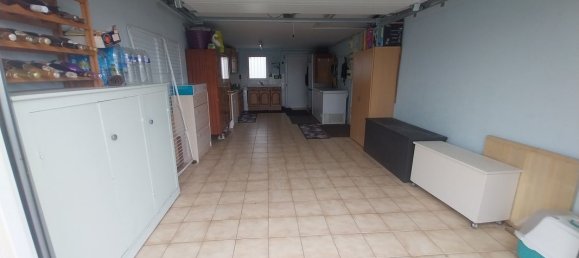 3 Schlafzimmer Haus in Saint-Urbain, France, Nr. 106464 9