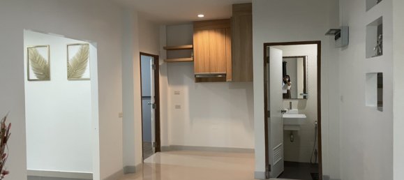 Café/restaurante de 3 dormitorios en Pattaya, Thailand No. 937 2