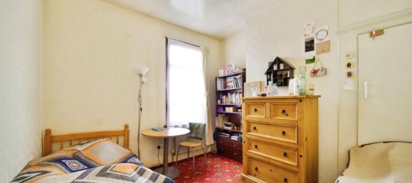 3 bedrooms House in Manor Park, United Kingdom No. 11390 4