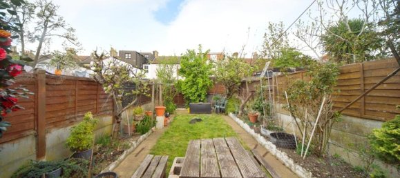 3 bedrooms House in Manor Park, United Kingdom No. 11390 16