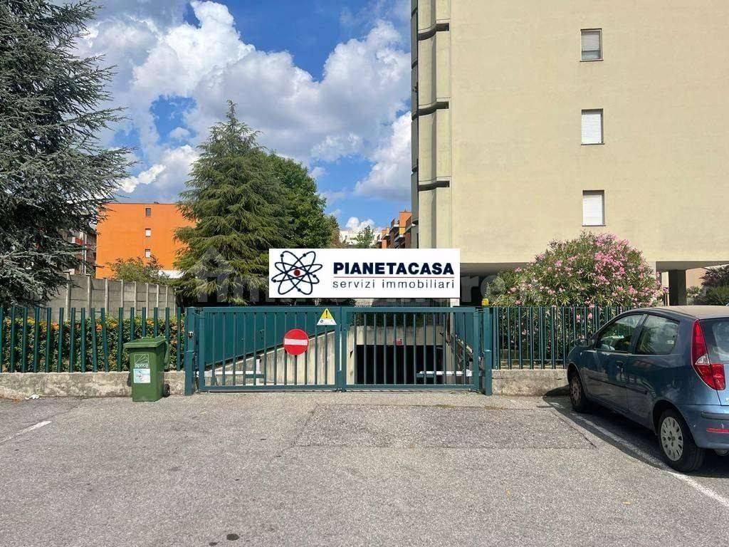 Гараж 16м² в Бергамо, Италия № 164484