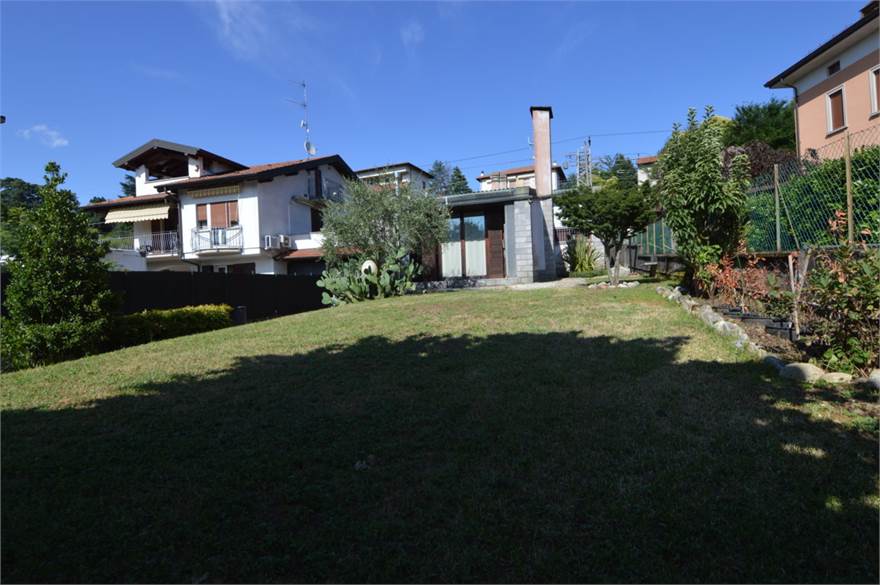 4 rooms Villa in Gemonio, Italy No. 305899