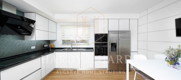 4 bedrooms House in Portimao, Portugal No. 165138 12