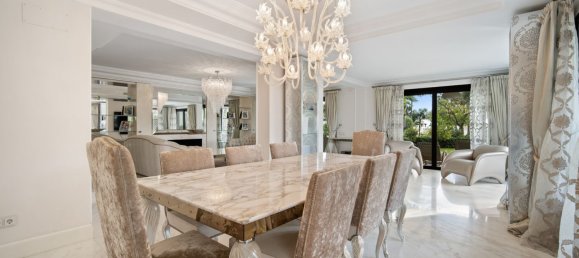6 bedrooms Villa in Marbella, Spain No. 98987 5