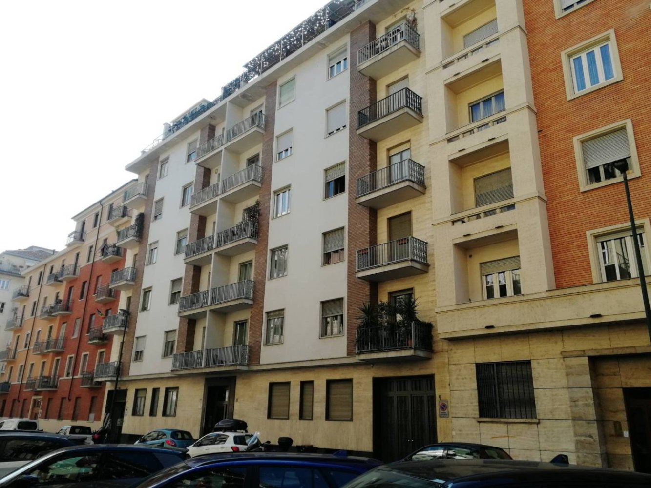 2 bedrooms Apartment in Turin, Italy No. 360167