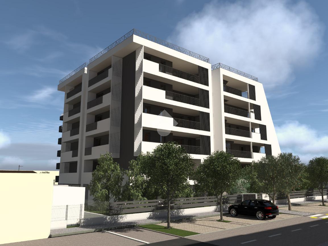 5 rooms Apartment in Cadoneghe, Italy No. 130034