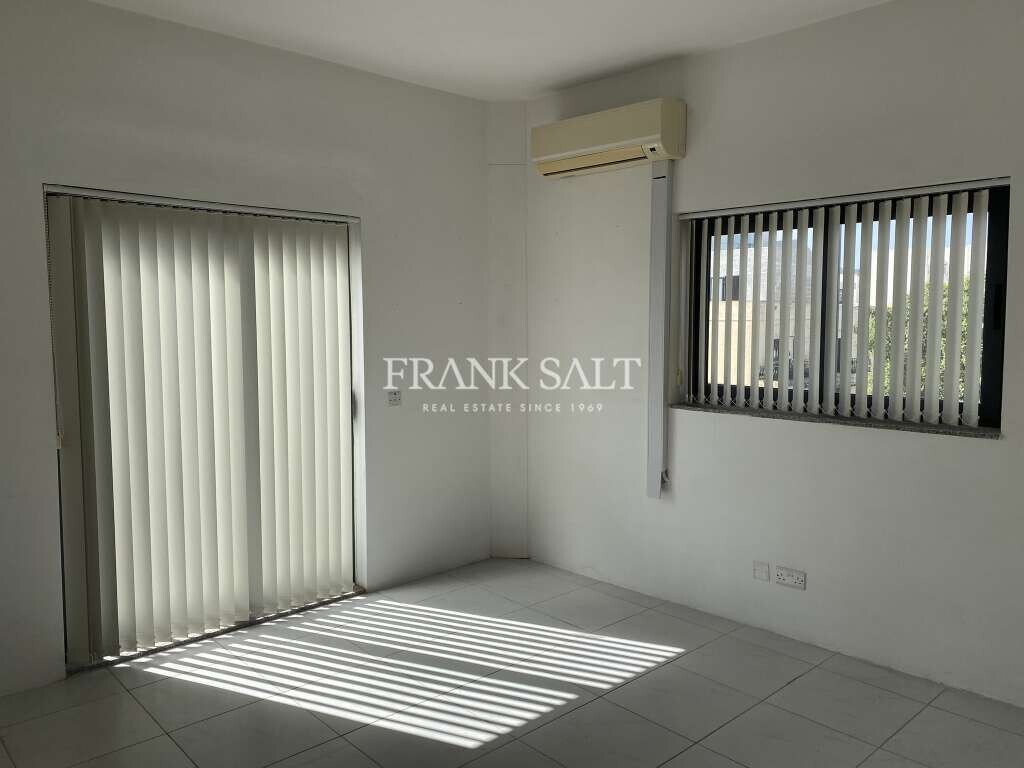 Bureau à Naxxar, Malta 40m² No. 11797
