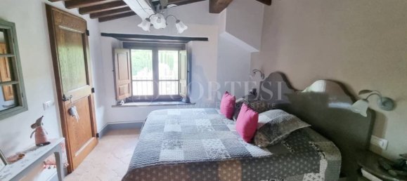 5 bedrooms House in Città di Castello, Italy No. 267195 4