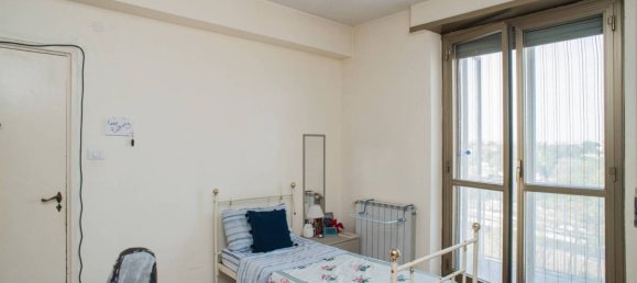 3 Schlafzimmer Wohnung in Rome, Italy, Nr. 294186 2