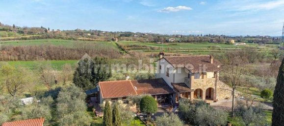 5 bedrooms House in Foiano della Chiana, Italy No. 228443 2