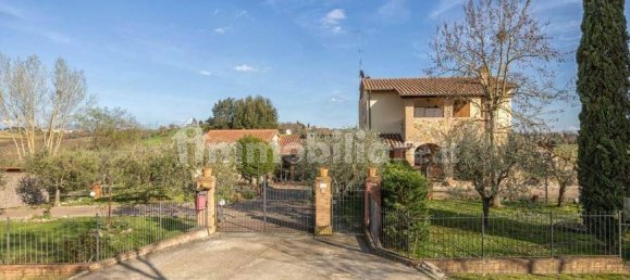 5 bedrooms House in Foiano della Chiana, Italy No. 228443 9