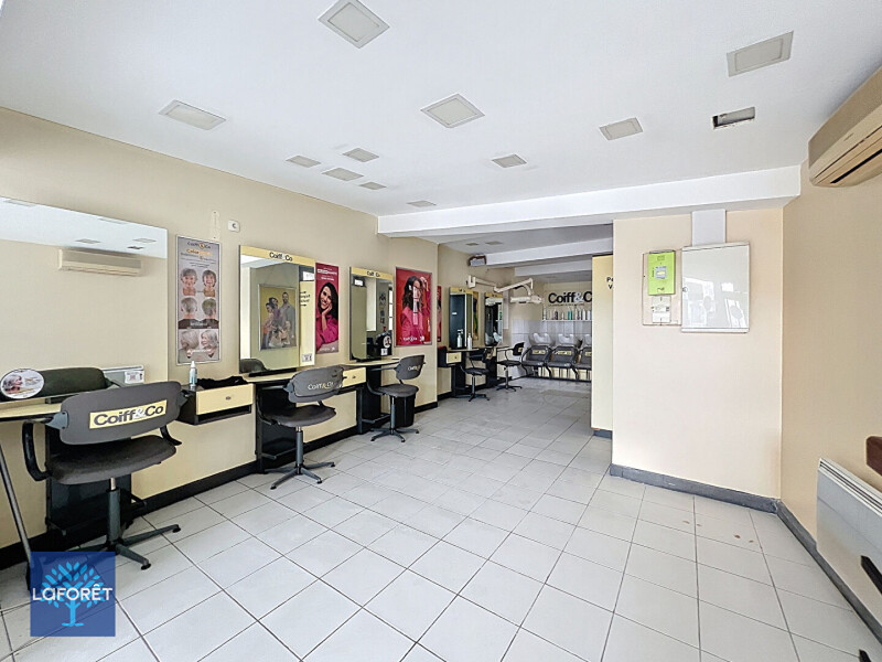 1 bedroom Commercial property in Corbeil-Essonnes, France No. 276446